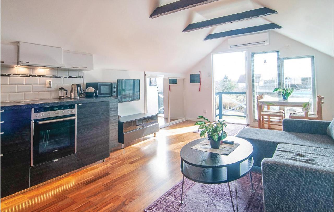 Cozy Apartment In Klintehamn With Wifi Luaran gambar